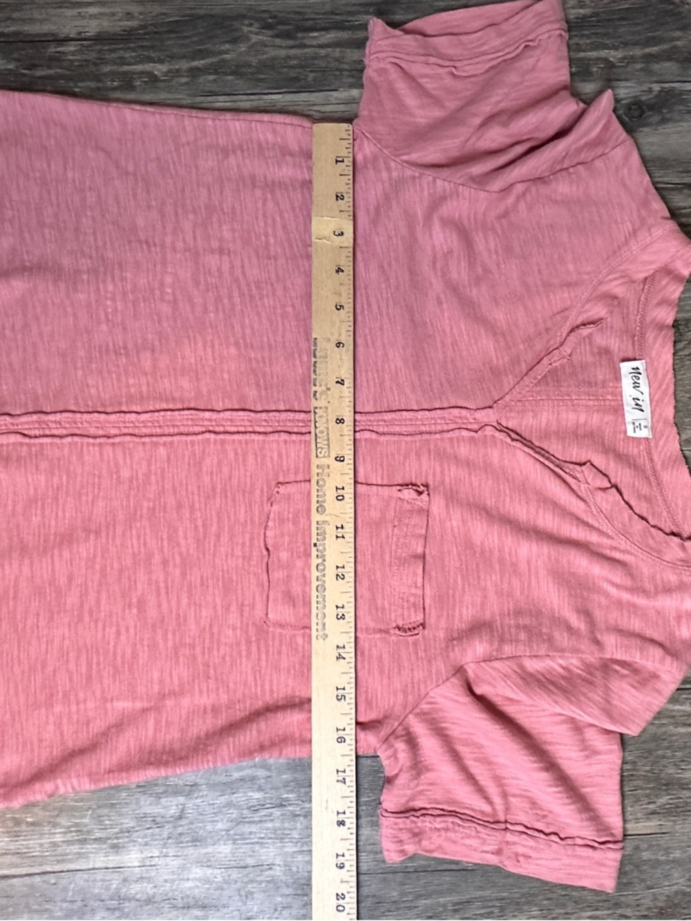 Relaxed V-Neck Short Sleeve Pocket Tee in Dusty Pink - Picture 14 of 14
